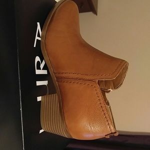 NIB Naturalizer Tan bootie. Size 9.5
